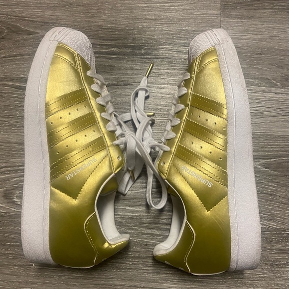 adidas Shoes - GOLD SHELLTOE ADIDAS CLASSICS
